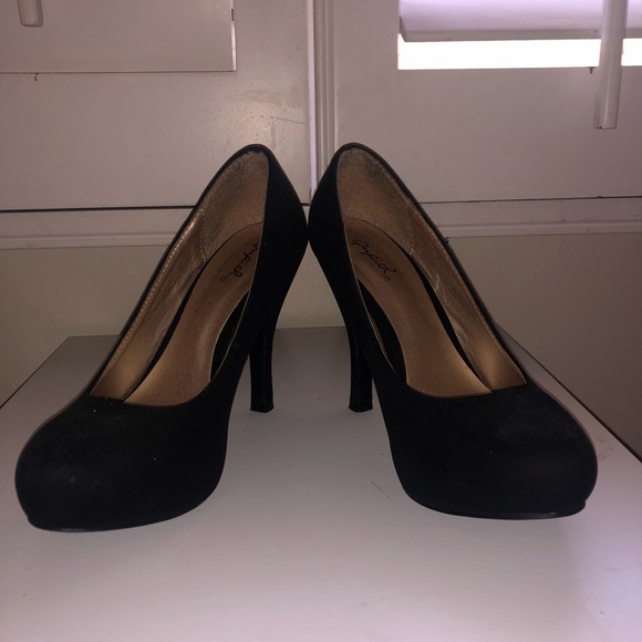 Shoes - Picture 5 of 5